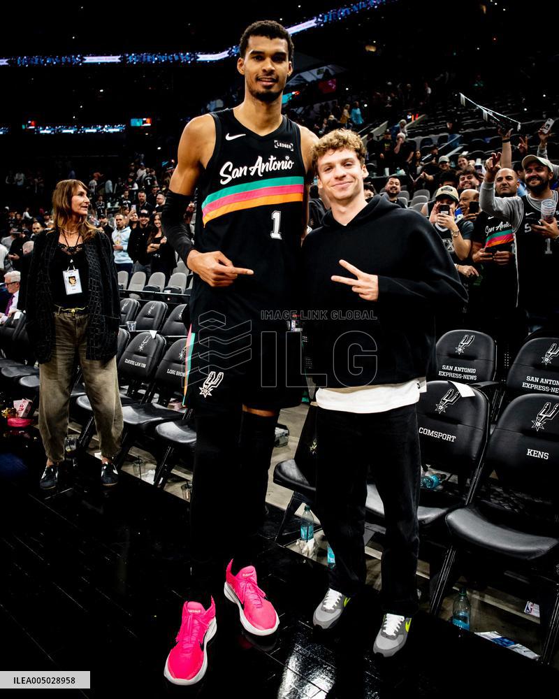 Leon Marchand in San Antonio to Meet Wembanyama for The NBA Game - USA