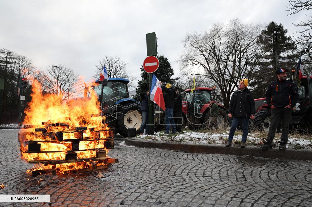 Several Dozen Farmers From The Coordination Rurale At Porte d Auteuil - Paris