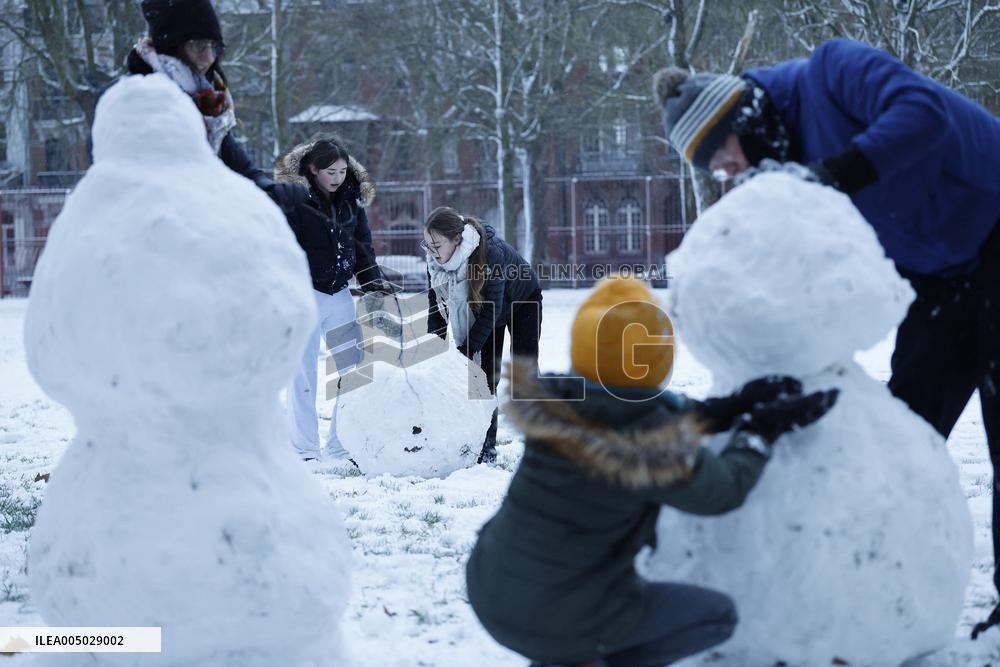 Snowfall in Lille - France