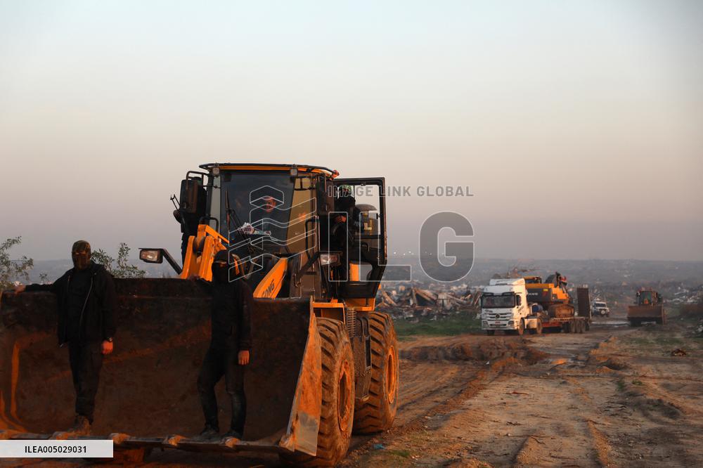 Hamas Members Search for The Remains of The Last Israeli Hostage - Gaza