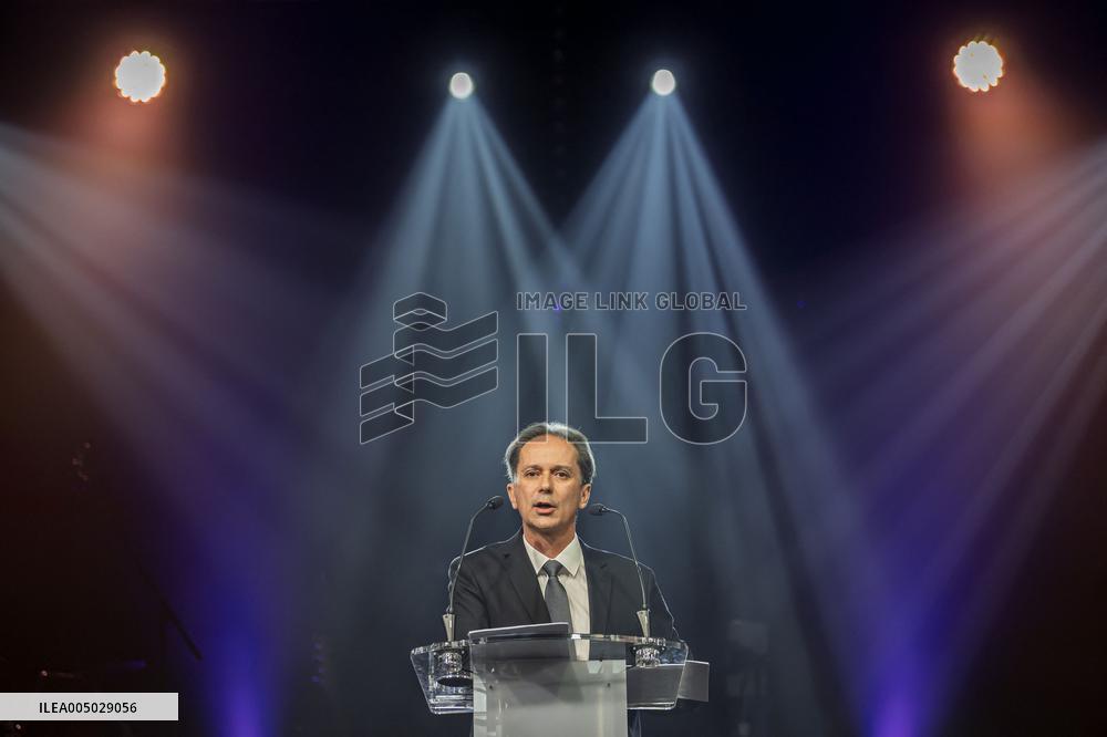 Outgoing Mayor Sylvain Robert - Lens