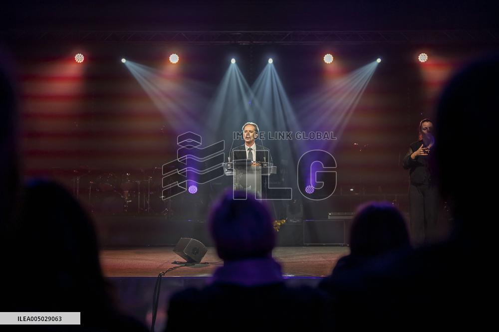 Outgoing Mayor Sylvain Robert - Lens