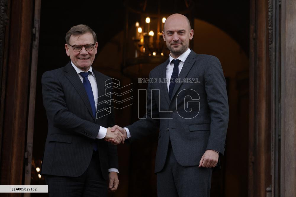 Weimar Triangle and Indian Foreign Ministers Meet in Paris