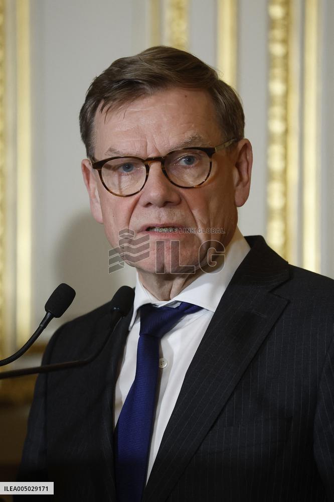 Weimar Triangle and Indian Foreign Ministers Meet in Paris