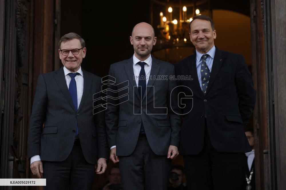 Weimar Triangle and Indian Foreign Ministers Meet in Paris