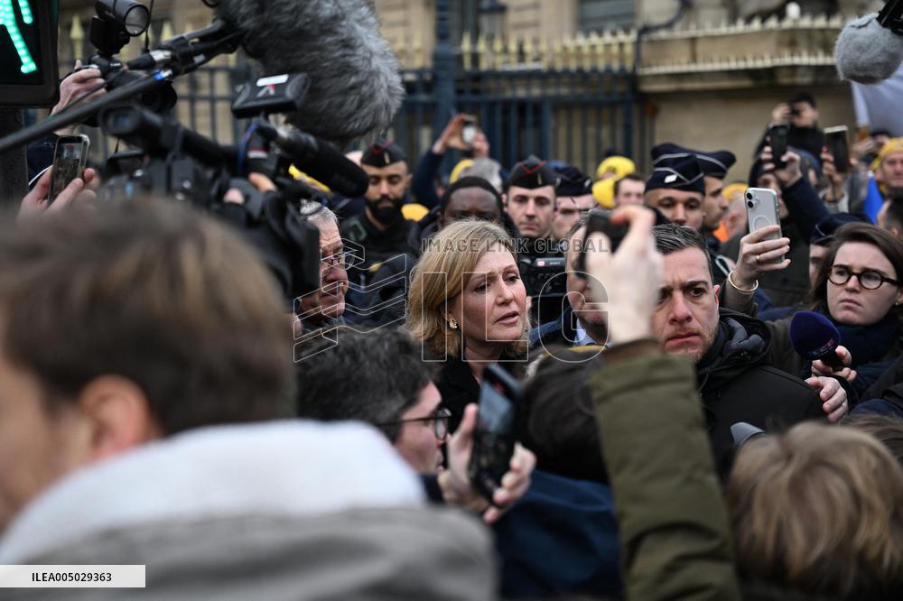 Yael Braun-Pivet Heckled Outside French National Assembly - Paris