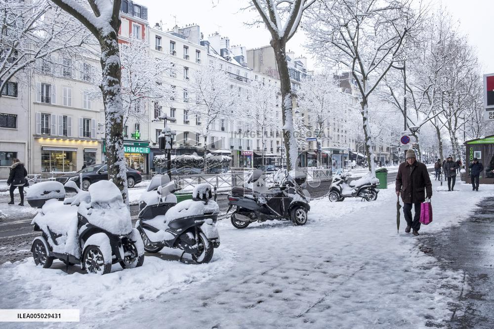 Illustration - Paris Under the Snow - Paris
