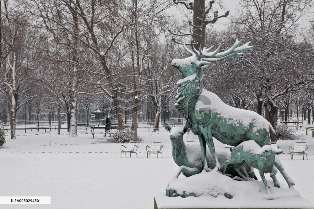 Illustration - Paris Under the Snow - Paris