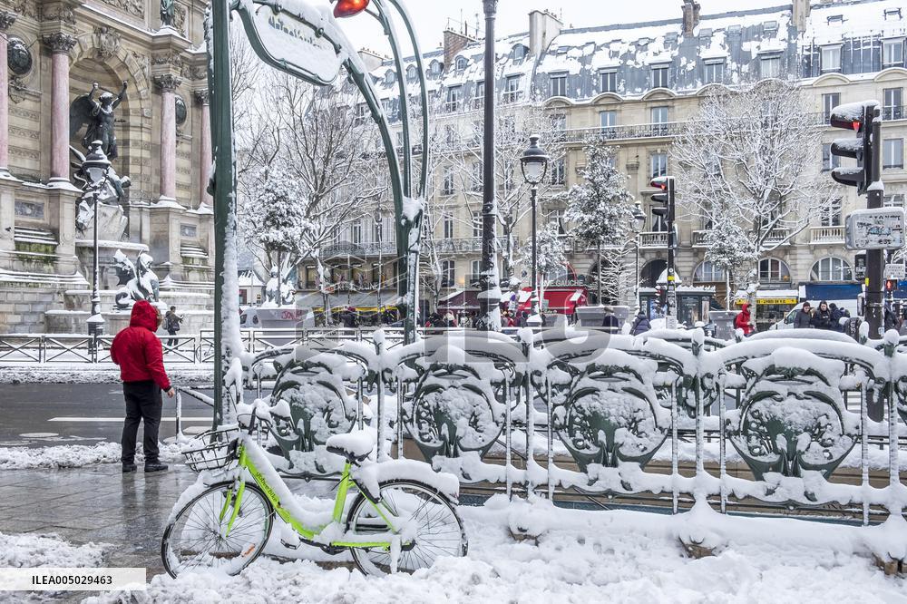 Illustration - Paris Under the Snow - Paris