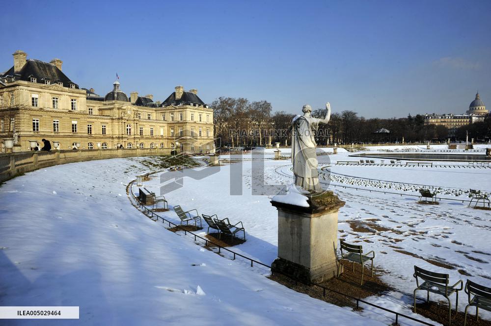 Illustration - Paris Under the Snow - Paris