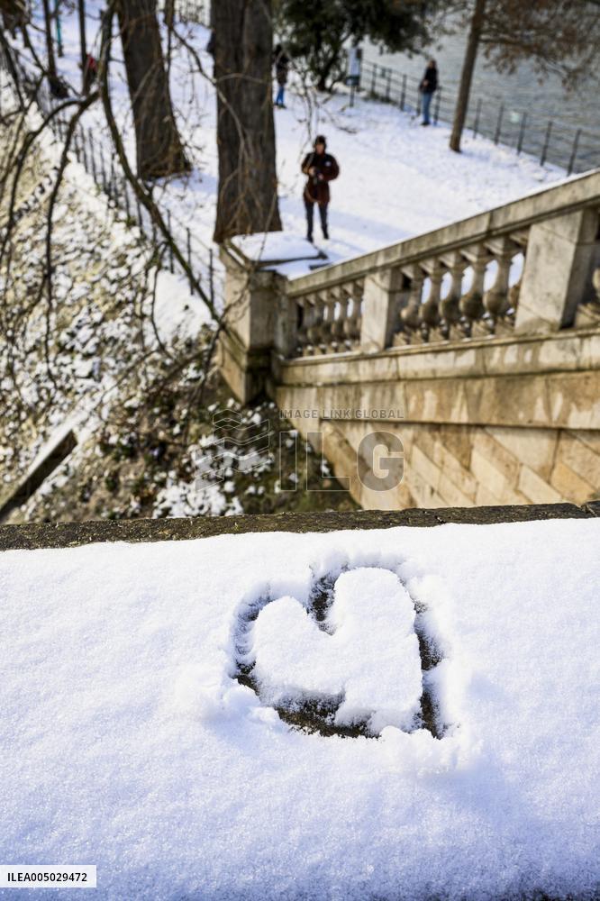 Illustration - Paris Under the Snow - Paris