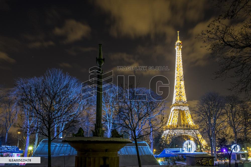 Illustration - Paris Under the Snow - Paris