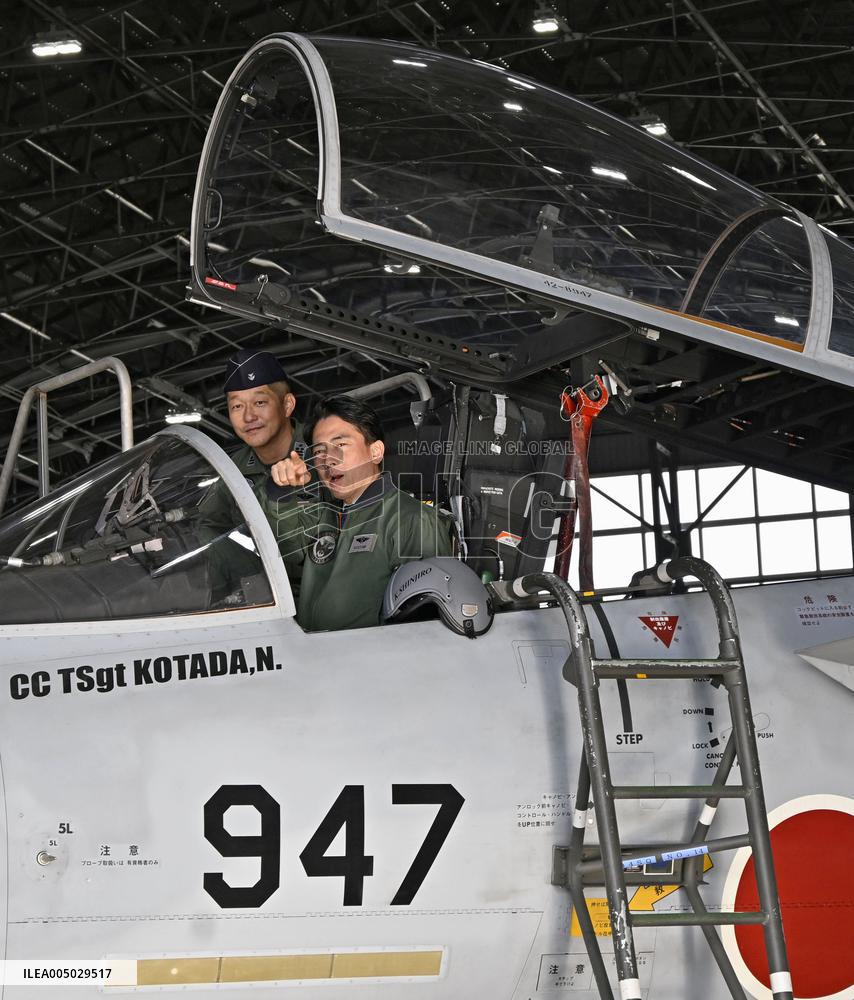 Japan defense minister visits ASDF base in Okinawa Pref.