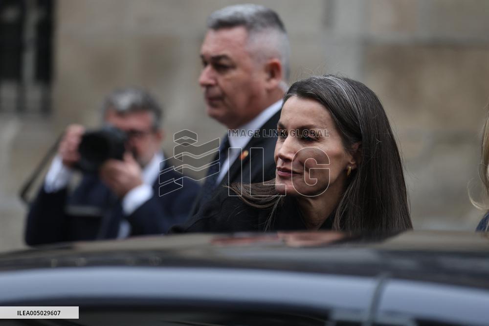 Queen Letizia Presides Over International Journalism Awards - Madrid