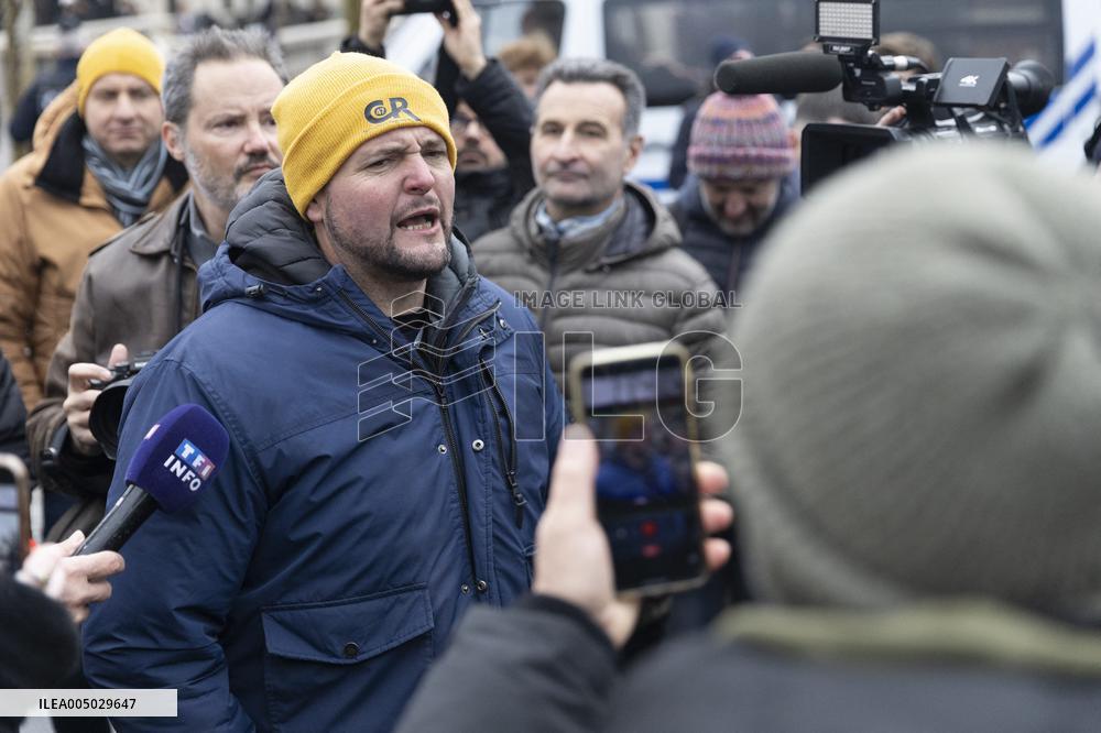 Several Dozen Farmers From The Coordination Rurale - Paris