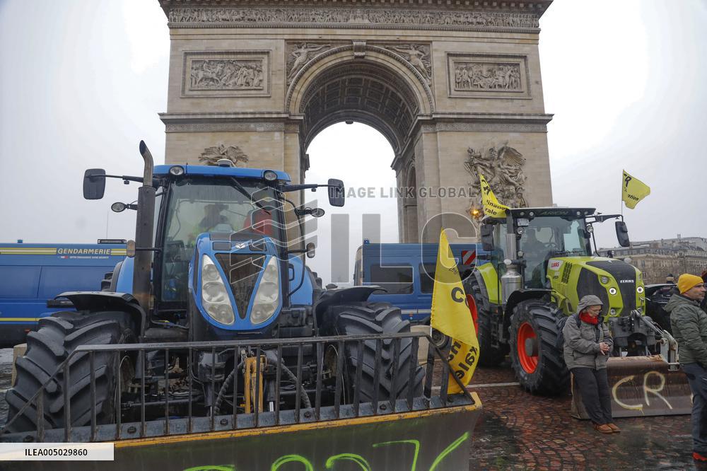 Farmers' Demonstration in Front of Arc De Triomphe - Paris