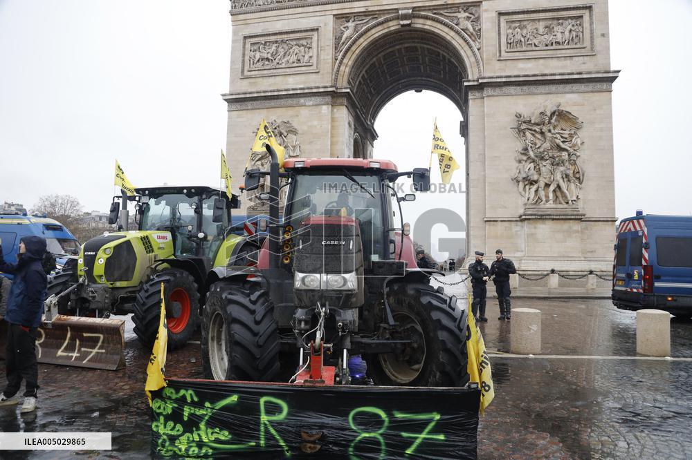 Farmers' Demonstration in Front of Arc De Triomphe - Paris