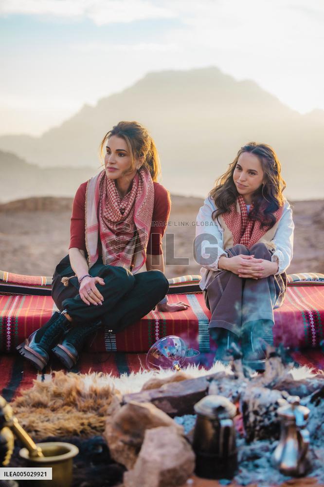 Queen Rania of Jordan Tours Wadi Rum - Jordan