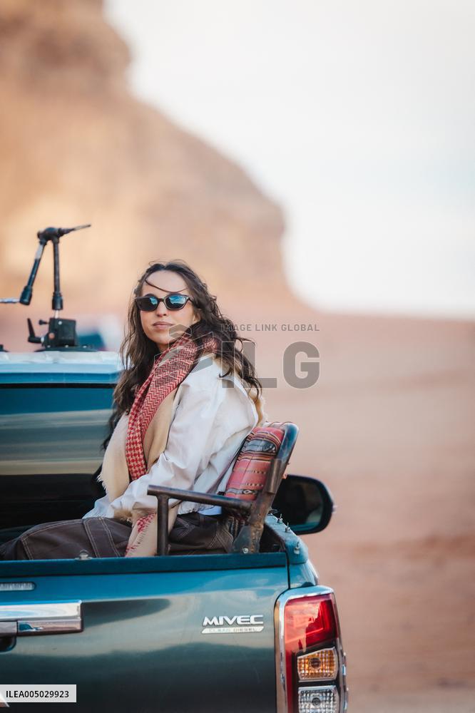 Queen Rania of Jordan Tours Wadi Rum - Jordan