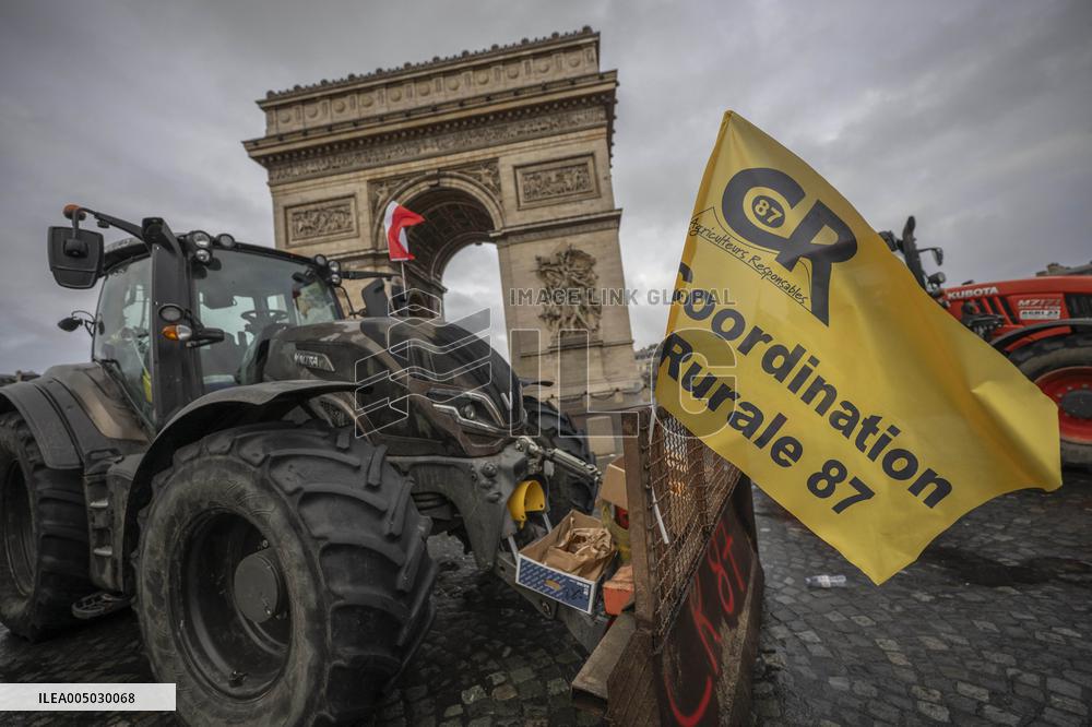 Farmers From The Coordination Rurale Arriving In Paris