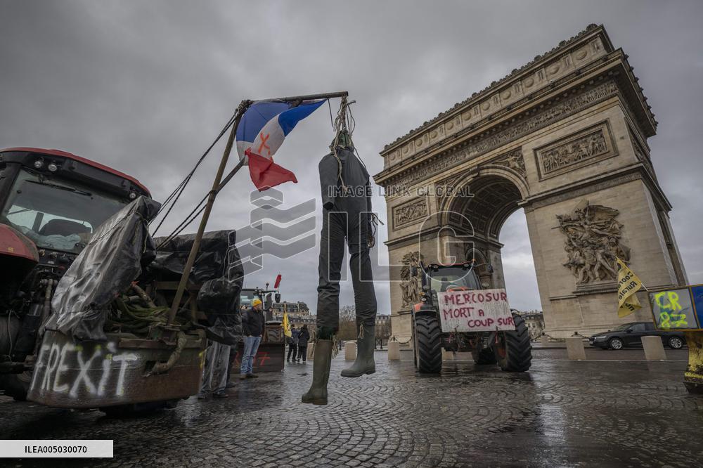 Farmers From The Coordination Rurale Arriving In Paris