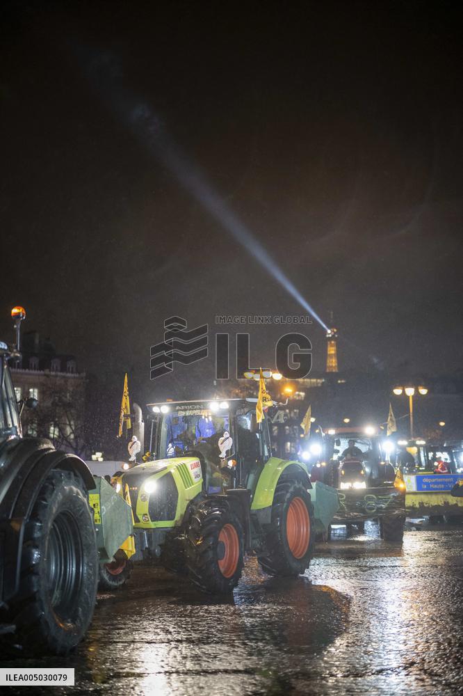 French farmers leaves Paris