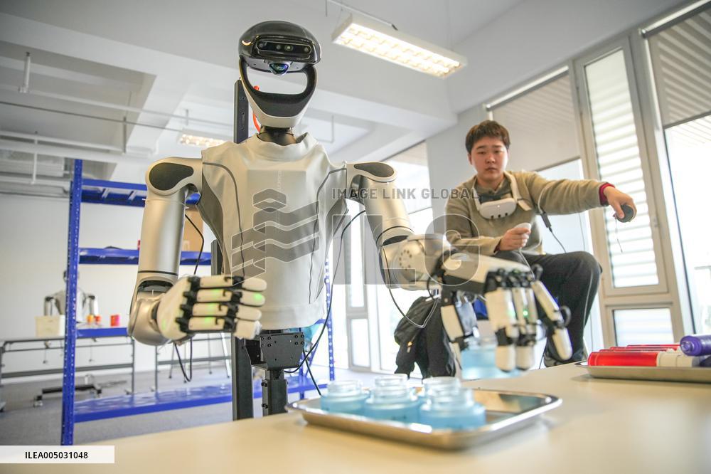 Humanoid Robots Simulation Training
