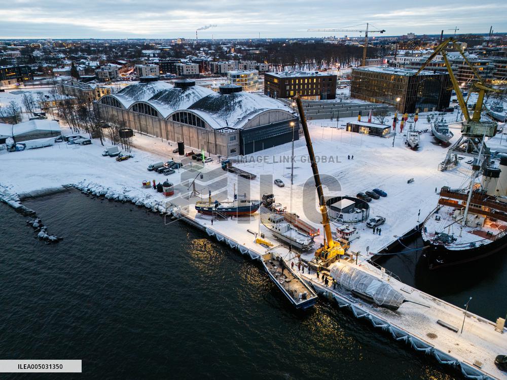 Rescue operation for cargo vessel Athos