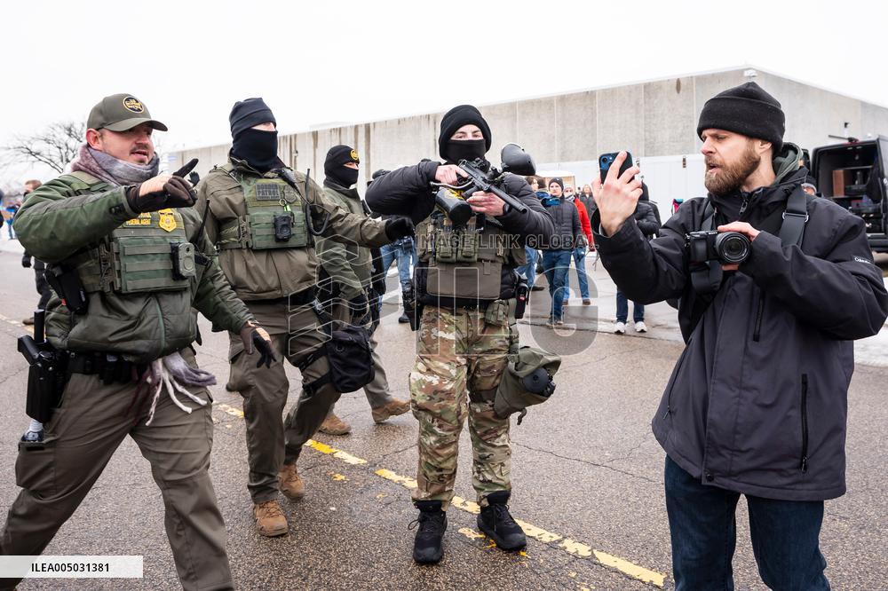 Federal Agents Clash With Protesters - Minneapolis