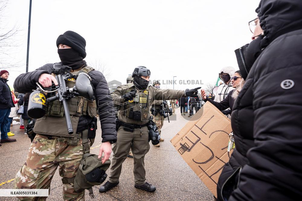 Federal Agents Clash With Protesters - Minneapolis