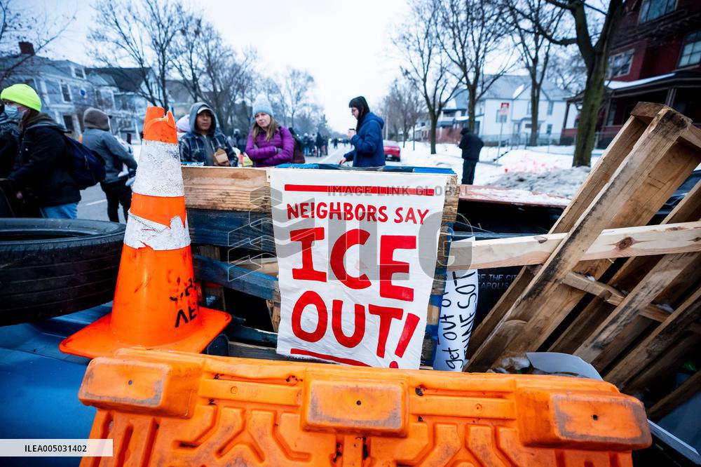 Federal Agents Clash With Protesters - Minneapolis