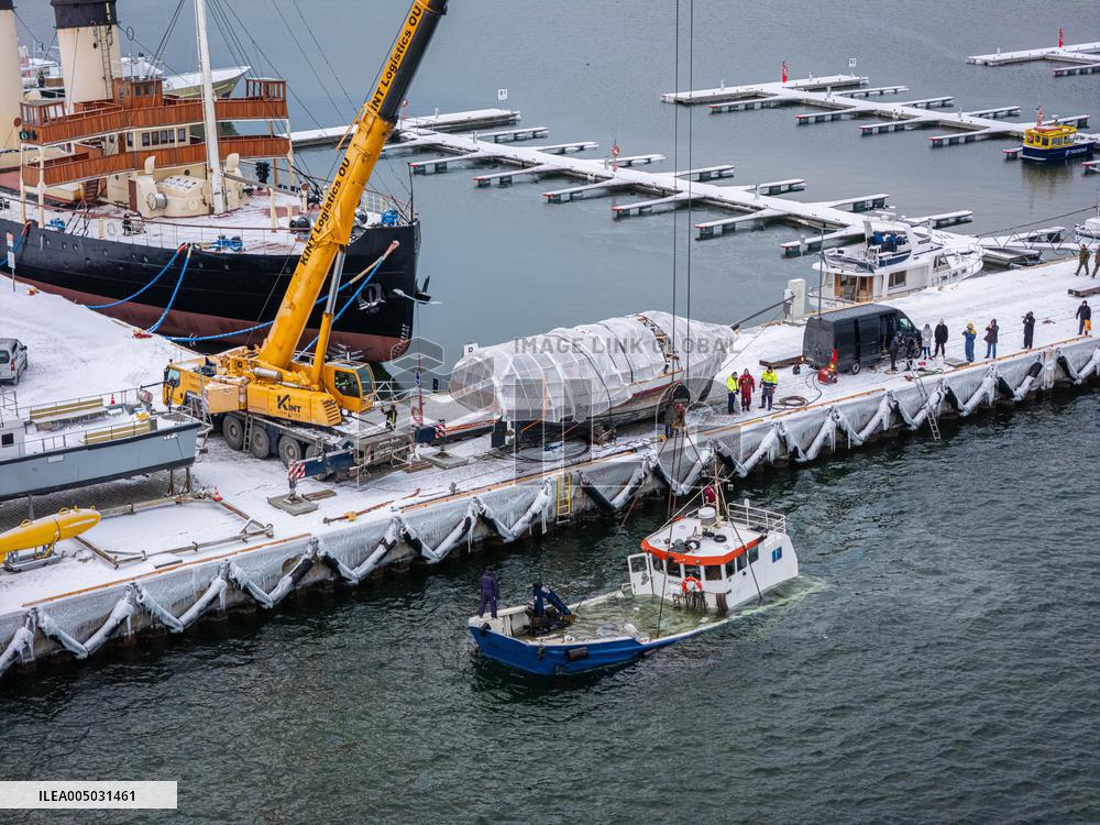 Rescue operation for cargo vessel Athos