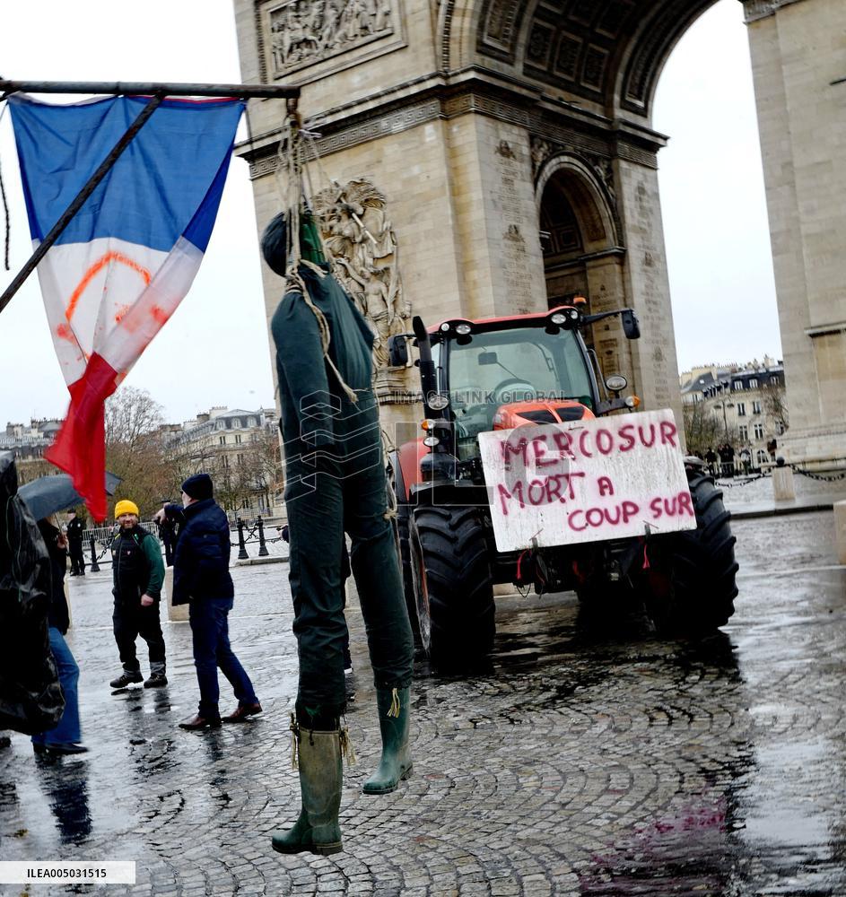 Several Dozen Farmers From The Coordination Rurale Arriving In Paris