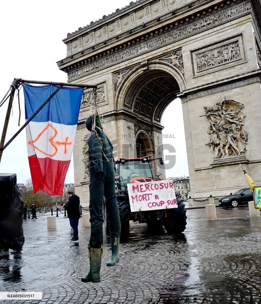 Several Dozen Farmers From The Coordination Rurale Arriving In Paris