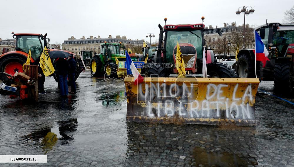 Several Dozen Farmers From The Coordination Rurale Arriving In Paris