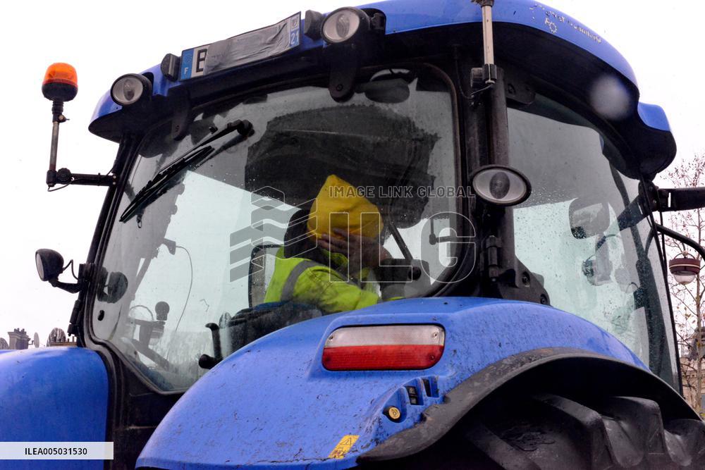 Several Dozen Farmers From The Coordination Rurale Arriving In Paris