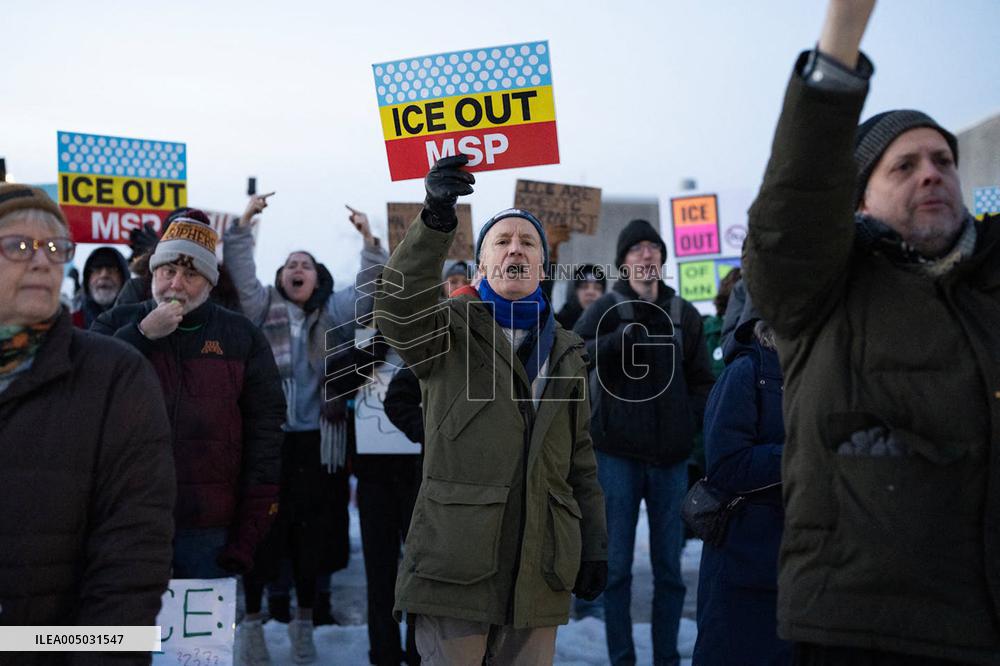 Memorial After Fatal Shooting - Minneapolis