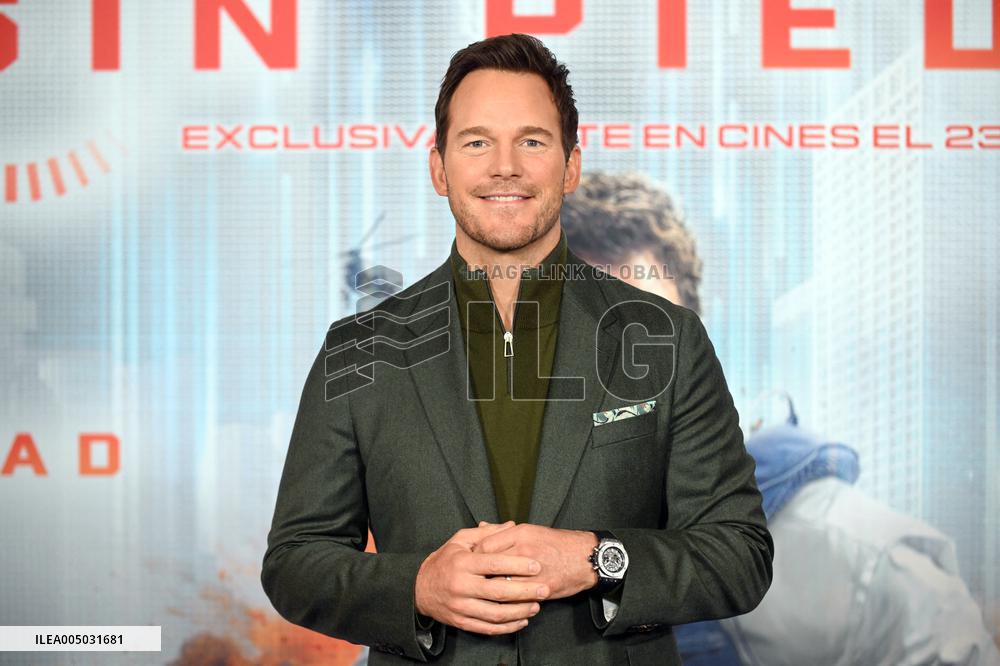Chris Pratt Presents No Mercy Movie - Madrid