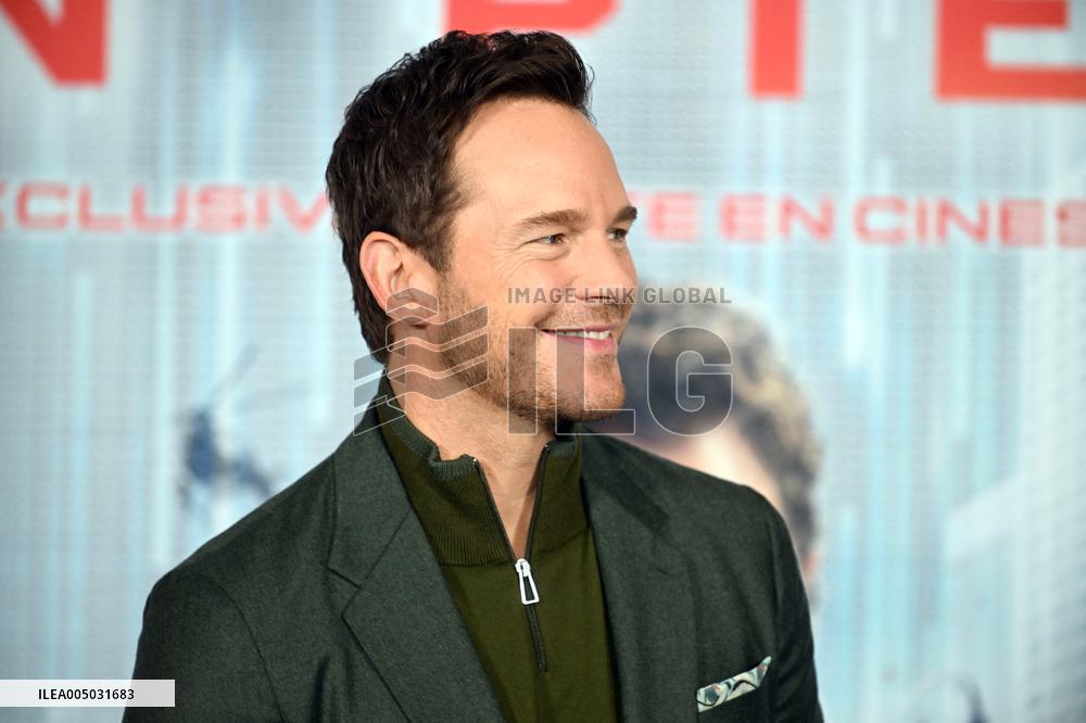 Chris Pratt Presents No Mercy Movie - Madrid