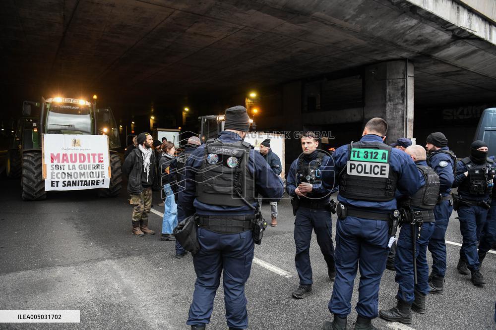 Farmers Protest Ends at Porte Maillot - Paris