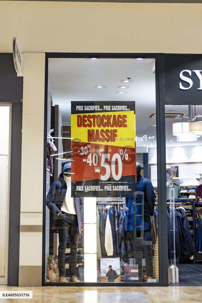 2026 Winter Sales Illustration - France