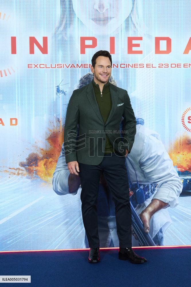Chris Pratt At Mercy Photocall - Madrid