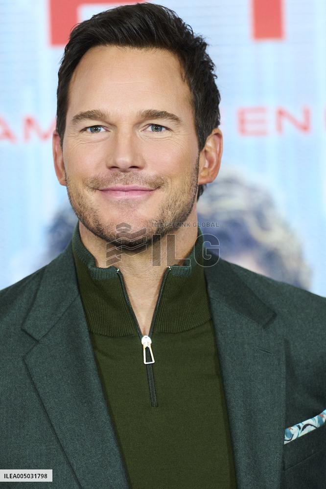 Chris Pratt At Mercy Photocall - Madrid