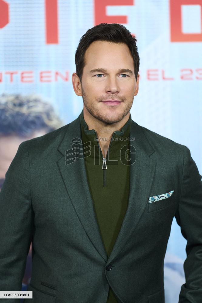 Chris Pratt At Mercy Photocall - Madrid