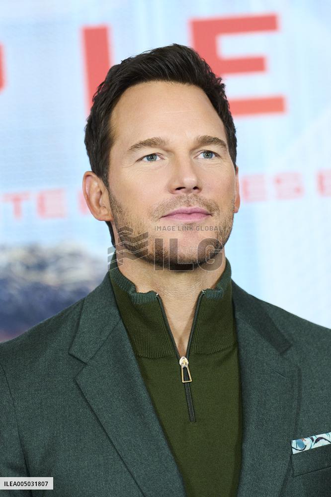 Chris Pratt At Mercy Photocall - Madrid