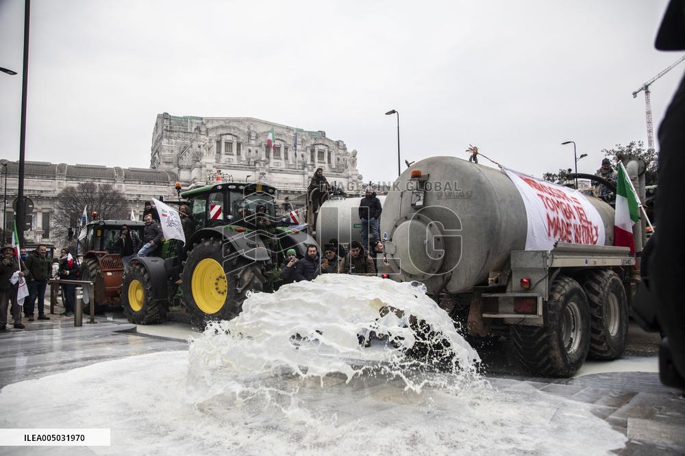 Milan, Piazza Duca D'Aosta, Demonstration to Say No to Approval of the Mercosur Treaty