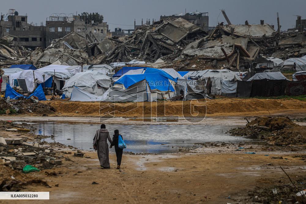 Winter Hits Northern Gaza Amid Humanitarian Crisis - Jabalia