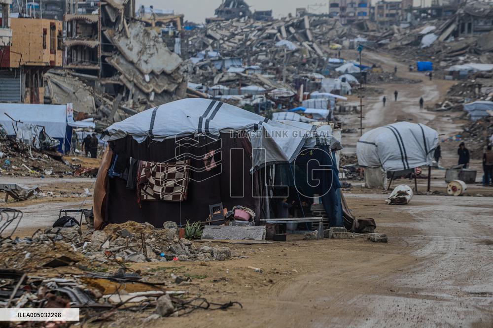 Winter Hits Northern Gaza Amid Humanitarian Crisis - Jabalia