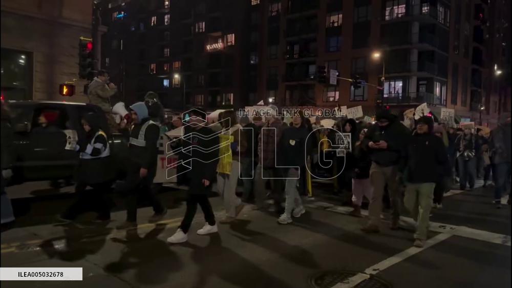 US: Noise Protest Targets Minneapolis Hotel Where ICE Agents Believed to be Staying 2