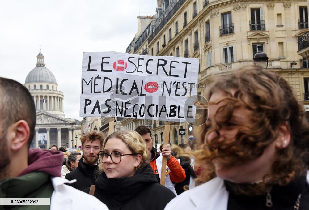 Liberal Doctors Demonstration - Paris
